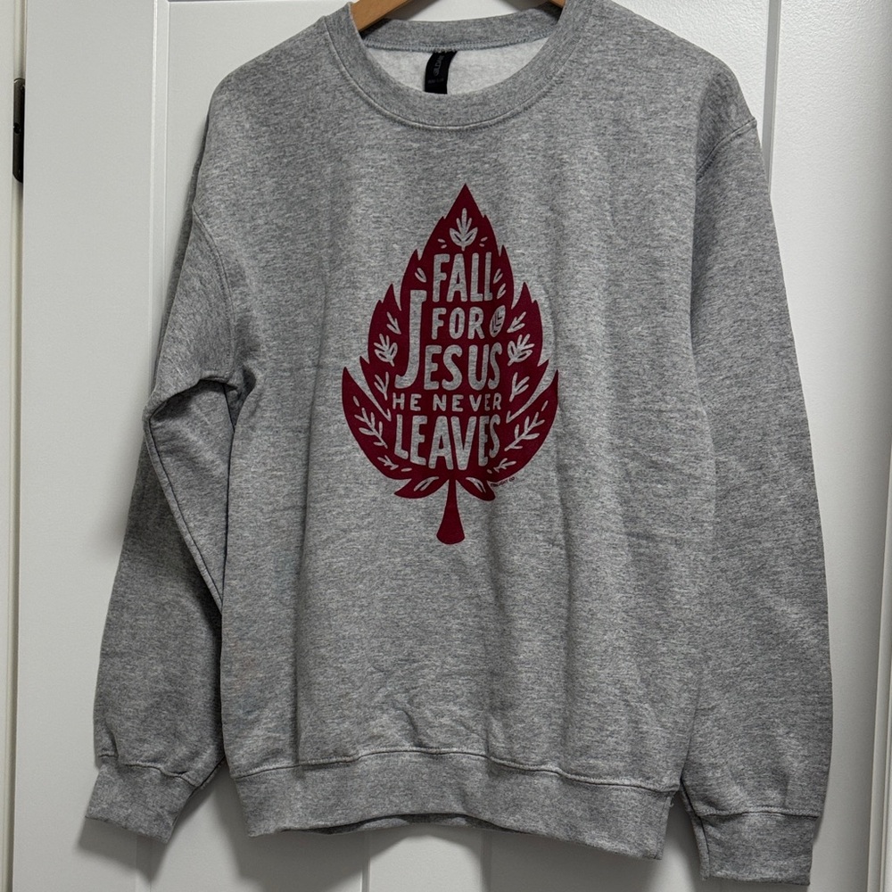 Gildan Gray Crewneck Sweater with Red Leaf Design